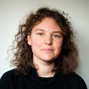 Elin Claesson-puff.png