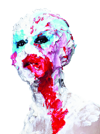 © Pyuupiru, A Cakemaker Tricks and Poisons, fotografi, ur serien ”Self-Portrait”, 2008. © Pyuupiru, A Cakemaker Tricks and Poisons, fotografi, ur serien ”Self-Portrait”, 2008.