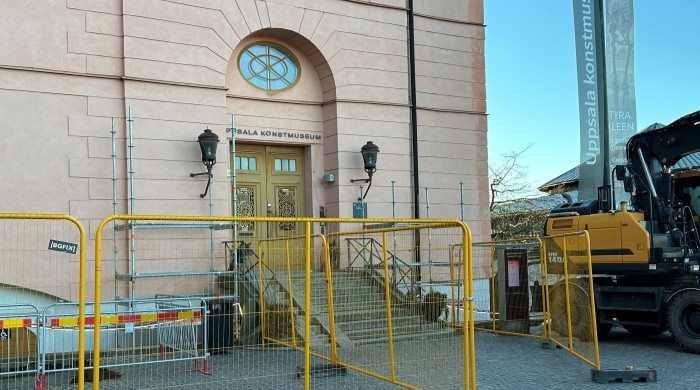 UKM entre byggstaket.jpg